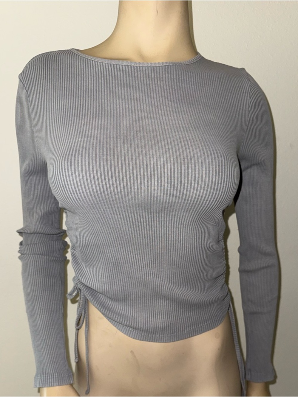 Zara Ribbed Long-Sleeve Side-Tie Top in Light Gray
